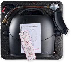 NomadiQ Draagbare Gasbarbecue - Zwart -Winkel Voor Kampeerartikelen Voor Buiten 1900 1900 c2vydmljzt1pbwfnzxmmc3jjpwh0dhbzjtnbjtjgjtjgd3d3lm5vbwfkaxfiyneuy29tjtjgd3aty29udgvudcuyrnvwbg9hzhmlmkyymdiwjtjgmdclmkzub21hzglrlwjics1ib3gtb3blbi0xlmpwzyzjywn