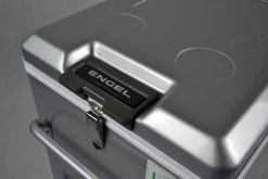 Engel MT35F-S Compressor Koelbox - 32 Liter 14 Engel MT35F-S Compressor Koelbox - 32 Liter -Winkel Voor Kampeerartikelen Voor Buiten 1900 2849 mt35fs verschluss detail